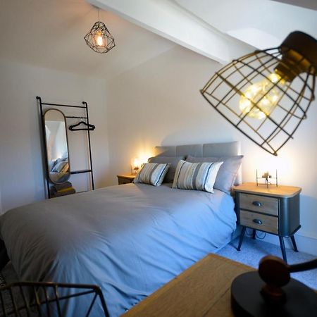 Heritage Holiday Accommodation Pembroke Dock Extérieur photo