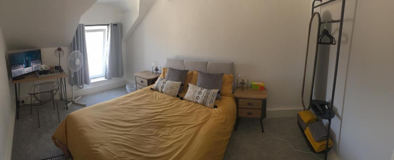Heritage Holiday Accommodation Pembroke Dock Extérieur photo