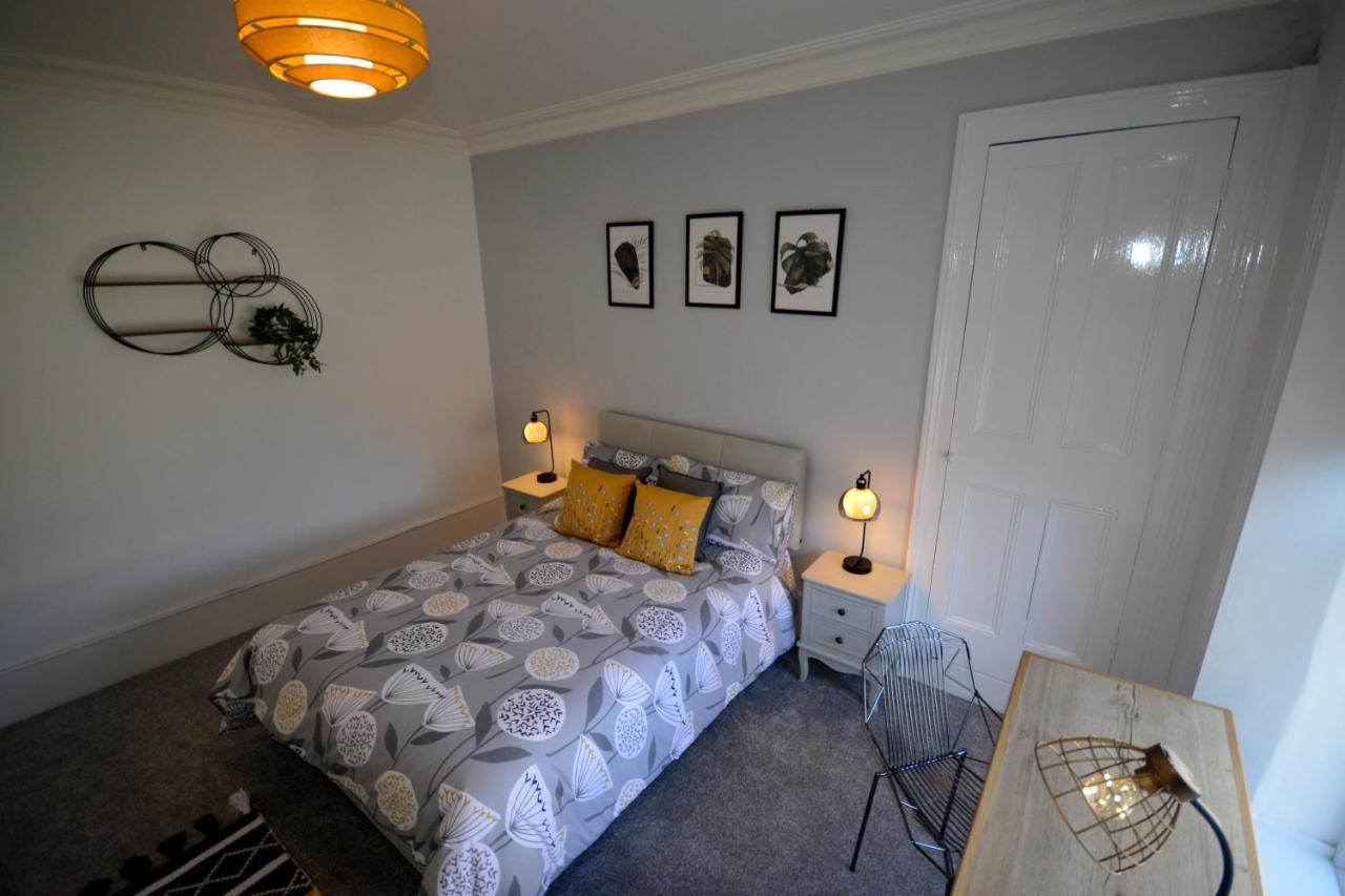 Heritage Holiday Accommodation Pembroke Dock Extérieur photo