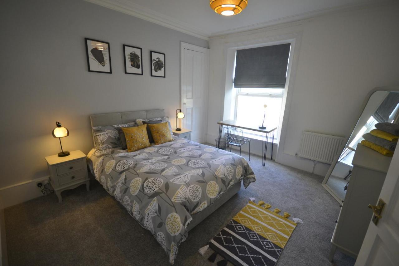 Heritage Holiday Accommodation Pembroke Dock Extérieur photo