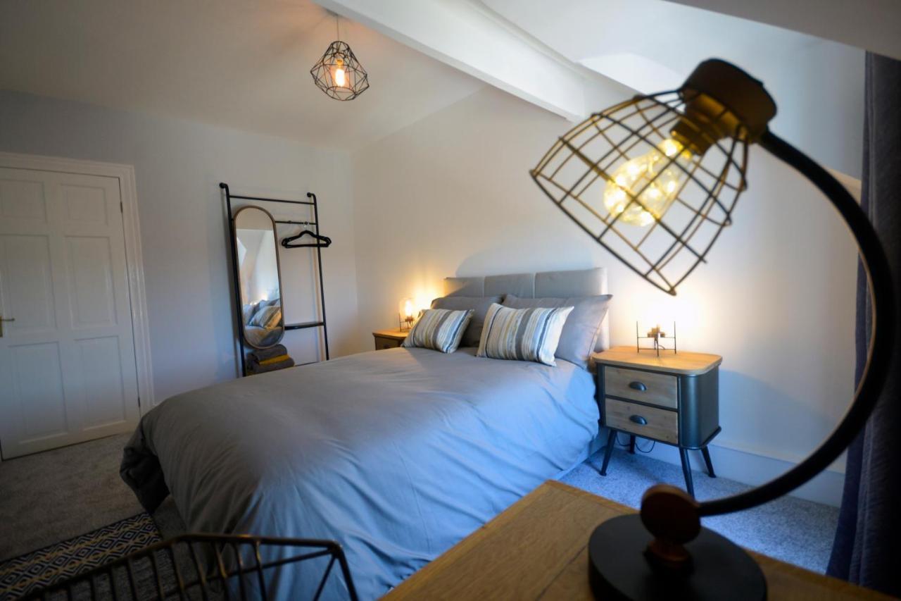 Heritage Holiday Accommodation Pembroke Dock Extérieur photo