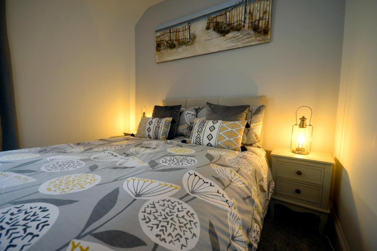 Heritage Holiday Accommodation Pembroke Dock Extérieur photo