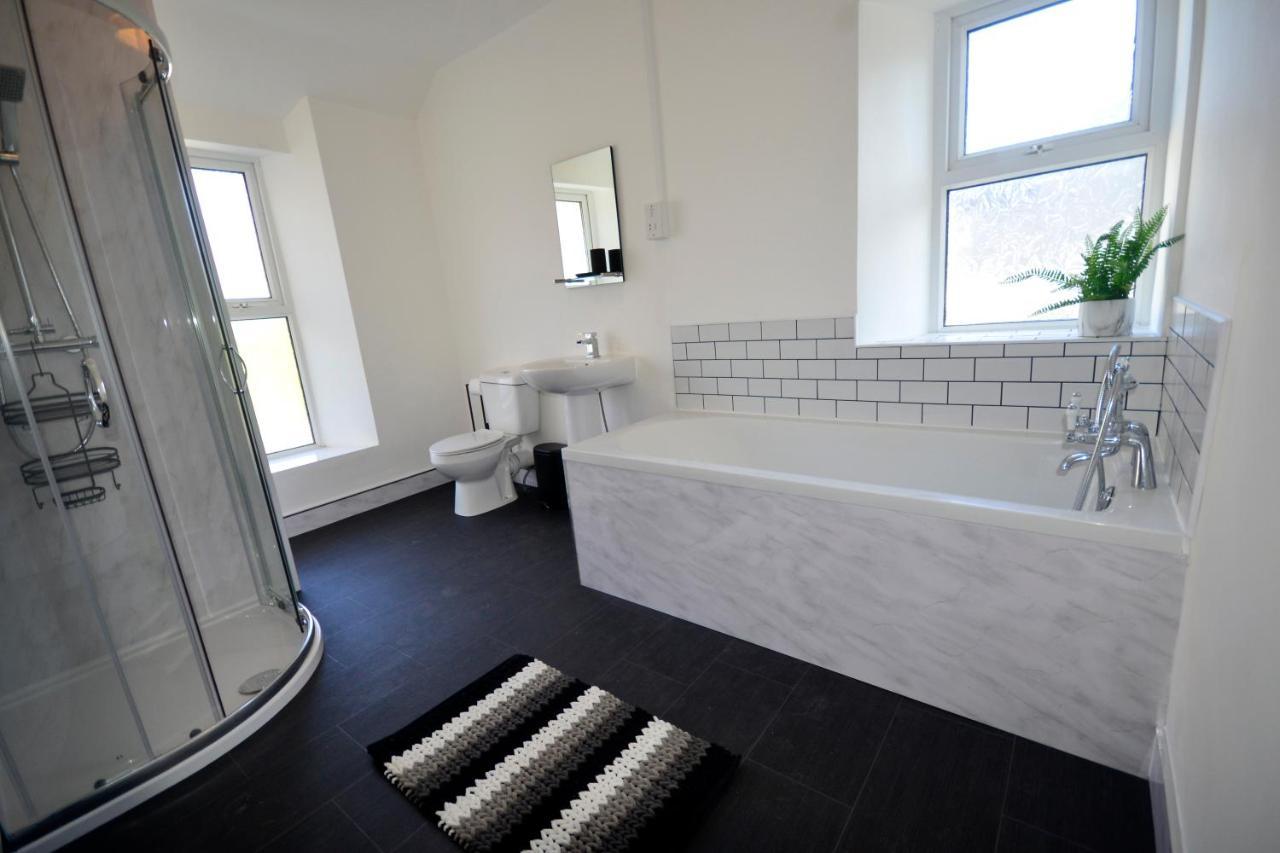 Heritage Holiday Accommodation Pembroke Dock Extérieur photo